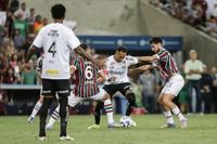 Com Neymar, Santos toma gol no fim, perde do Fluminense pelo Brasileiro e aumenta pressão sobre Caixinha