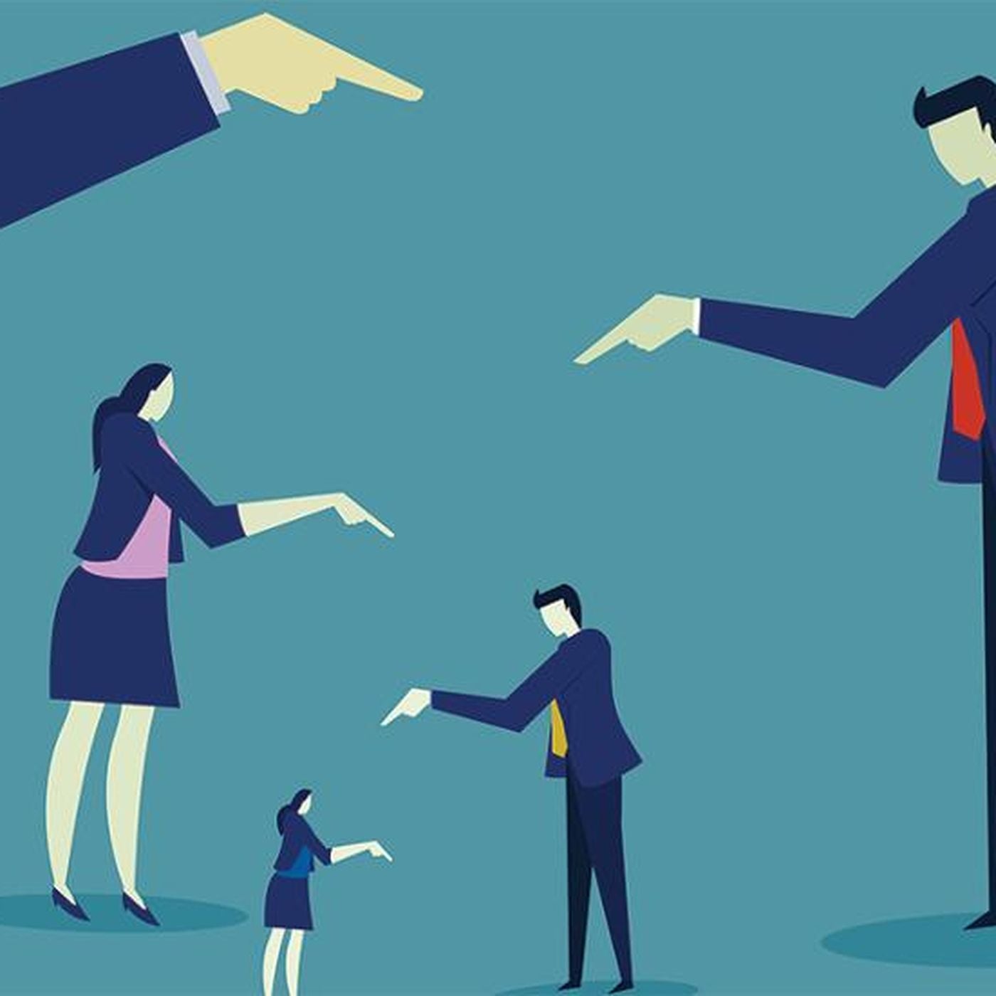 Psikolojik Yansıtma (Projeksiyon) Nedir? İnsanlar Kendi Kusurlarını Neden Başkalarına Yansıtırlar?