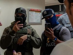 Chicago Immigration Raid Sparks Clash Amid Surveillance Fears