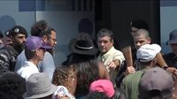 Manifestantes ocupam Prefeitura de Vila Velha, ES, em protesto contra desapropriação