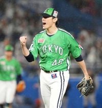 【ヤクルト】雨中の一戦で逆転勝ち　高梨裕稔が７回２失点、５年ぶりＧ戦白星　両助っ人も躍動 | スポーツブル (スポブル)
