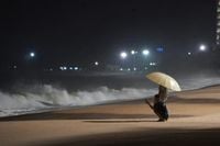 Deadly Typhoon Kalmaegi hammers central Vietnam, killing at least 2
