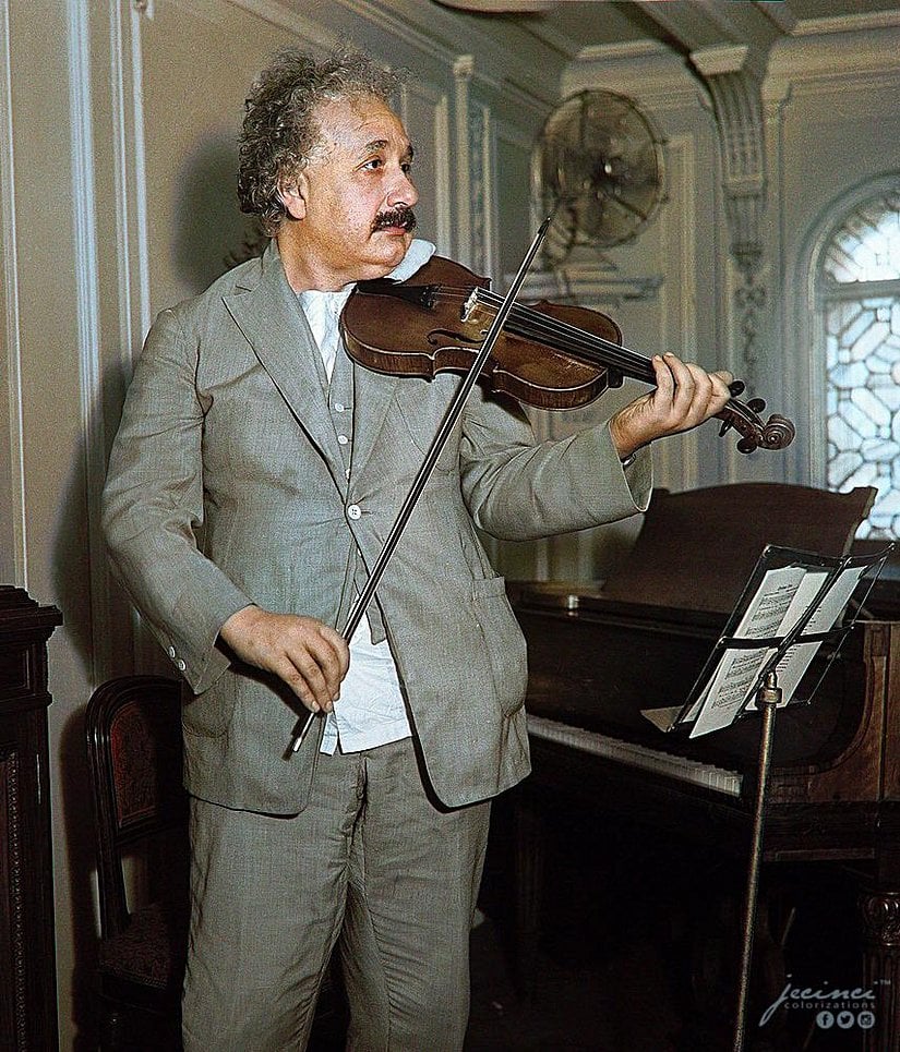 Einstein keman çalarken