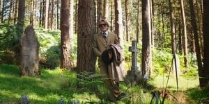 Daniel Craig Returns For Darkest Knives Out Mystery Yet