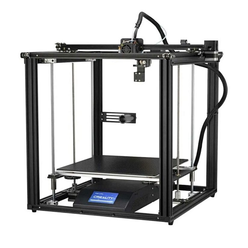 3D yazıcı uzay araştırmaları sonucu üretilen bir teknolojidir. Günümüzde kullanılan bulut ve internet teknolojilerinin gelişiminde gerek Nasa gerekse diğer ülkelerin uzay araştırmacıları çok önemli roller oynadılar. Bu çalışmalar sırasında ortaya çıkan data transferler ve uydular ile dünya arasındaki haberleşme teknolojileri evrimleşerek internet ve bulut teknolojisine dönüştü.  Aynı zamanda Nasa dünyadan uluslararası uzay istasyonuna e-mail aracılığıyla veri gönderip bunu 3D olarak print edebilcek teknolojiyi geliştirdi. 2013 yılında dünya genelinde birçok alanda yaygın olarak kullanılmaya başlayan 3D yazıcıların da kökeni uzay çalışmalarına dayanmaktadır.