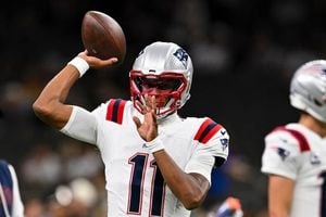 Drake Maye Shines As Patriots Dominate Jets Before Playoff Push