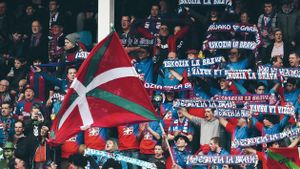 Eibar Triumphs 2-1 Over Zaragoza To Boost Playoff Hopes