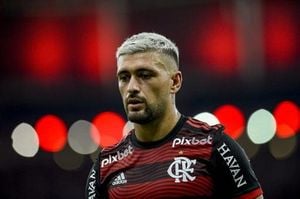 Flamengo Pauses Contract Talks With Arrascaeta