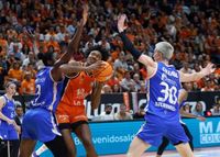 Valencia Basket Femenino doblega al Perfumerías y jugará la fina ante Zaragoza (75-62)