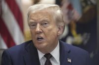 Trump vows to solve crime in Chicago 'just like' in Washington after weekend of shootings