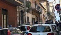 Omicidio a Misterbianco, madre lancia bimba di 7 mesi dal balcone: soccorsi inutili, l'ombra della depressione