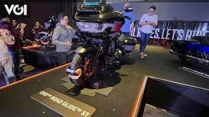 Harley-Davidson Unveils Sportster S And FAT BOY GRAY GHOST