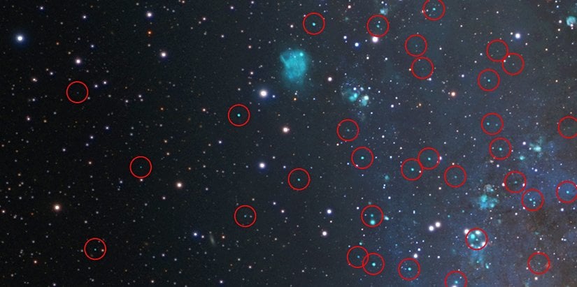 Andromeda'nın çevresindeki bu küçük bölüm, birkaç düzine gezegenimsi bulut ve süpernova kalıntısının OIII sinyalini göstermektedir.