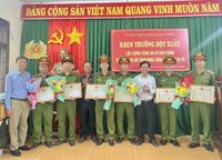 Khen thưởng đột xuất Công an xã Vạn Tường vì thành tích phá nhanh vụ án ma túy