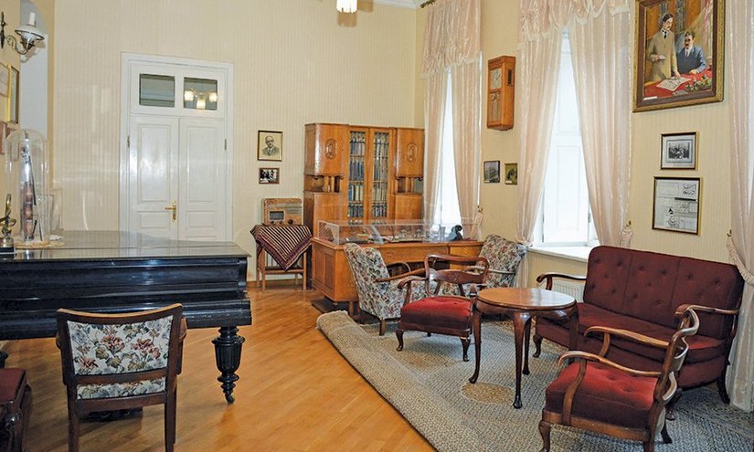 (Hacbeyli'nin evinden bir kare.)