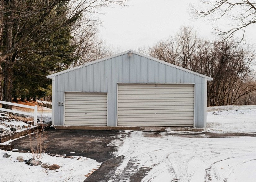 Jerry ve Marge, kaybettikleri biletleri de arkadaki bir ahırda büyük plastik küvetlerde sakladılar. Bu şekilde, Amerikan Vergi Dairesi (IRS) onları incelemeye alacak olursa, arkalarında bir kağıt izi bırakarak kendilerini savunabileceklerdi.