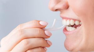 Flossing Regularly Linked To Lower Stroke Risk