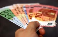 Până la 50.000 de euro ajutor de la stat: cine poate beneficia