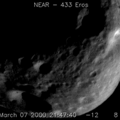 Eros Asteroitinin Batı Ucunun Üzerinden Uçuş