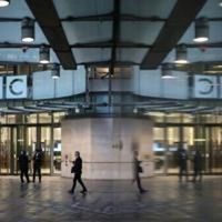 BBC must fight, says outgoing chief as Trump threatens to sue