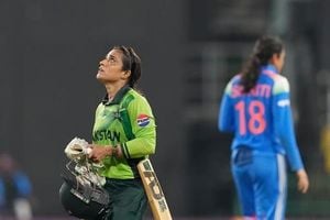 Sidra Amin Reprimanded After Fiery Knock Against India