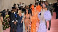 Kim Kardashian, Kendall And Kylie Jenner Turned The Met Gala Into A Family Reunion