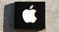 Apple (AAPL) Starts Shipping Advanced AI Servers from Newly Completed Factory in Texas - TipRanks.com