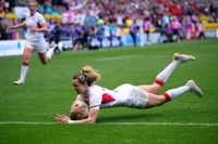 England coach hails Ellie Kildunne after semi-final heroics