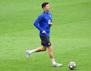 Champions League Drama Unfolds As Inter Milan Hosts Barcelona