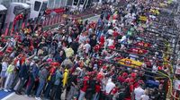 Wec, subito show. Appassionati e tifosi invadono la pit lane: 