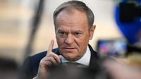 Tusk pisze o krytykach Wrzosek. 