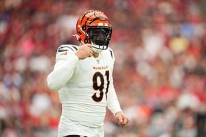 Bengals Face Urgent Decision On Trey Hendrickson Contract