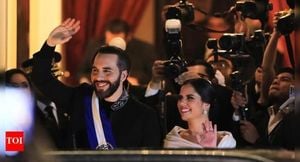 El Salvador Journalists Flee Abroad Amid Crackdown