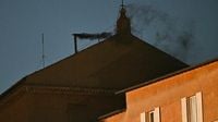 Vatikan - Schwarzer Rauch: Keine Einigung auf neuen Papst im ersten Wahlgang
