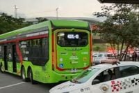 Motorista de ônibus é feito refém na zona leste de São Paulo