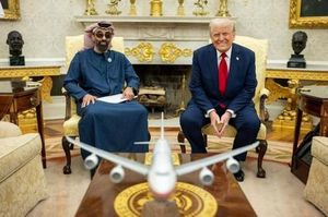 Sheikh Tahnoun Meets Trump To Strengthen UAE-US Relations