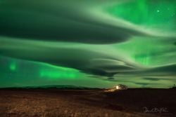 Bulutların Üzerinde Aurora