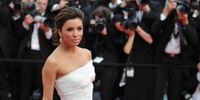 Eva Longoria, espectacular a sus 50 años con este vestido largo