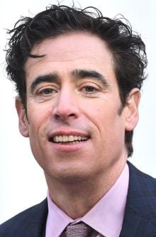 Stephen Mangan