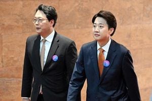 Petition Spurs National Review Of Lee Jun Seok