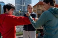Karatê Kid: Lendas alia essência da saga com frescor e nostalgia