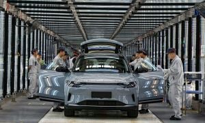 Chinese EV Makers Face Global Challenges