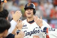 높이 비상하는 '독수리 군단'···한화, NC에 5회 강우콜드 승리, '파죽의 6연승+단독 2위' : 네이트 스포츠