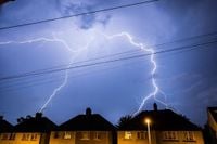 Forecasters on alert as thunderstorms set to rock the UK | ITV News