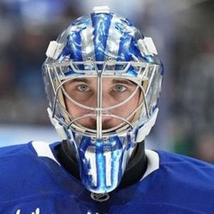 Maple Leafs Aim For 2-0 Lead Without Stolarz