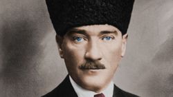 "Güzel okuyor mu benim Hafızım?" Yaşar Okur