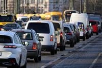 Massive Behinderungen: Große Parade lässt Verkehr in Dresdner City stillstehen