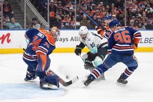 Oilers Win Thrilling 5-4 Match Against Kraken Despite Injuries