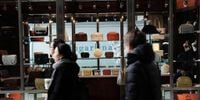 Consumer sentiment sinks, approaching three-year low with inflation worries highest since 1981