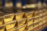Gold prices hit fresh high ahead of US rates decision